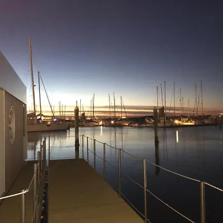 Botel Floating