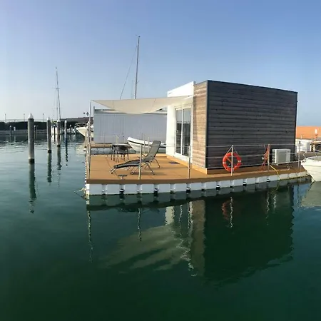 船屋 Floating 里米尼