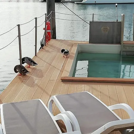 船屋 Floating 里米尼