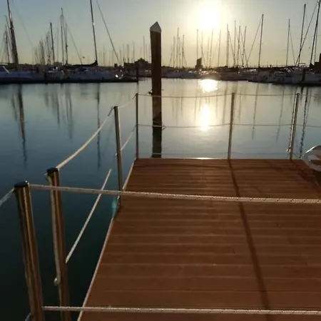 Botel Floating *