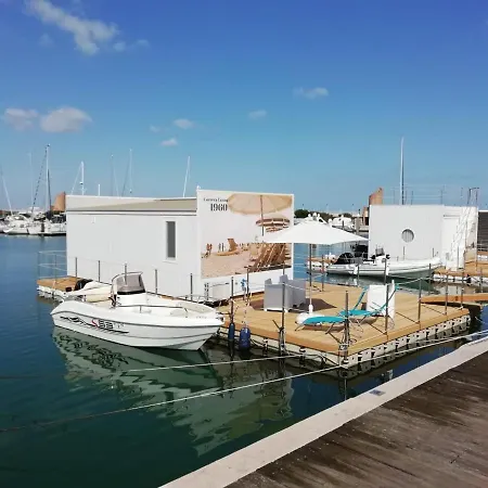 Botel Floating